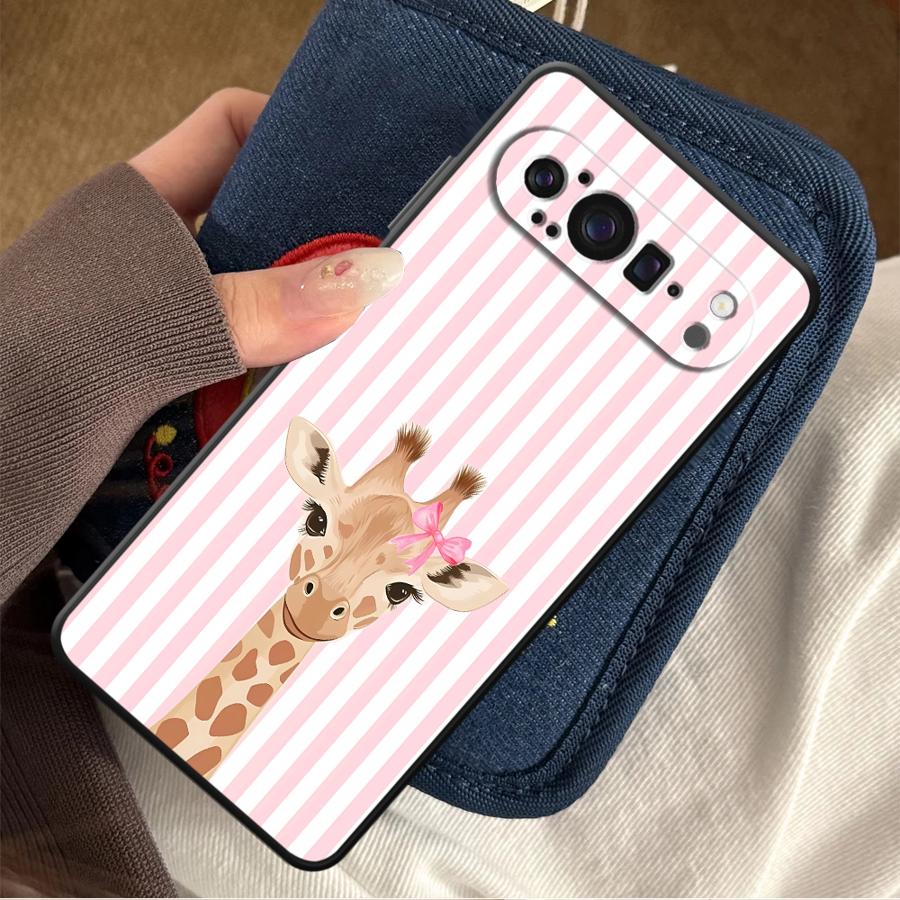 غطاء هاتف كرتوني على شكل زرافة - مراجعة Phone Cases Google Pixel 10 وسعره